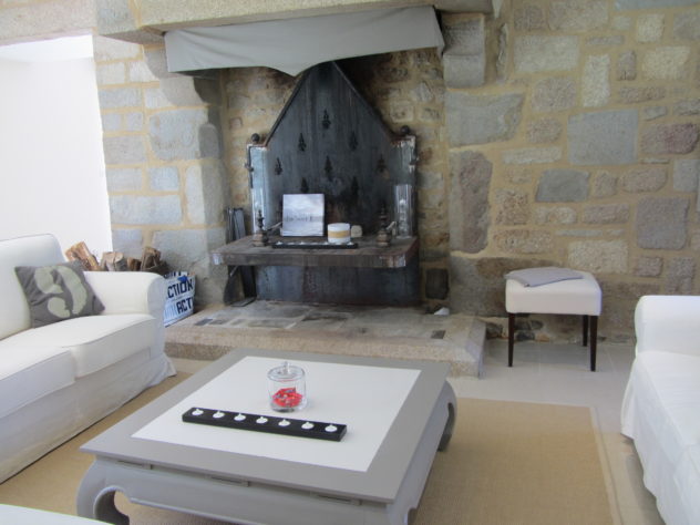 Le Manoir de Pleac Le Manoir de Pléac - Grand Gîte - Salon (02)