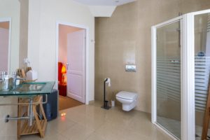 Le Manoir de Pleac media-SDB suite Orange-021