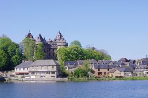 Le Manoir de Pleac Combourg,_son_château_et_son_lac